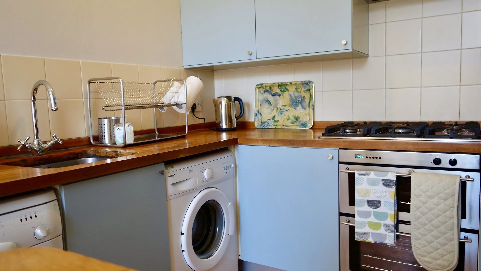 Spacious 2 Bedroom Home In Leith Edinburgh