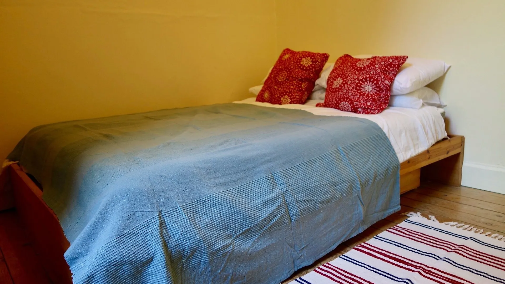 Spacious 2 Bedroom Home In Leith Edinburgh Großbritannien